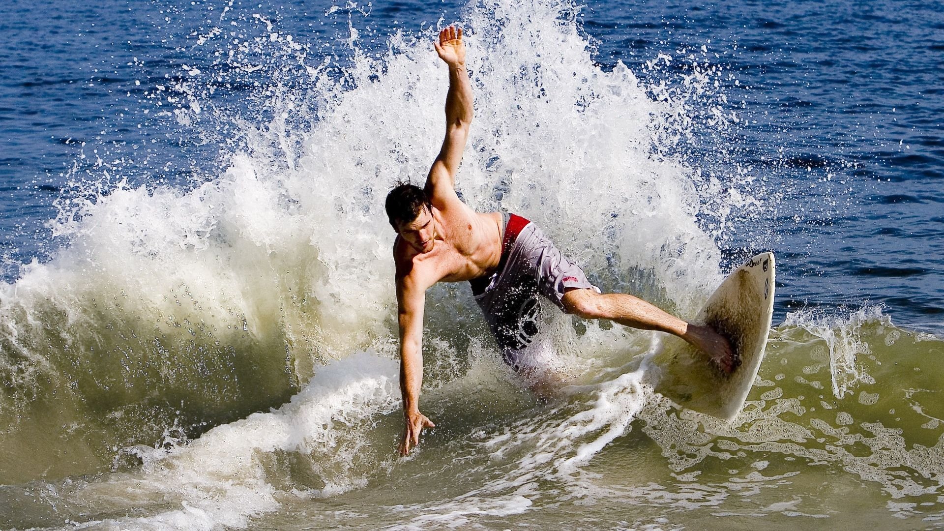 掩护后是否应依据节奏变化调整进攻方式，掩护的时候,下面那个说法是错误的(1分)