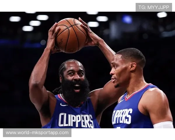 太阳再胜快船,布克21分哈登13助无力回天,布鲁克林篮网哈登