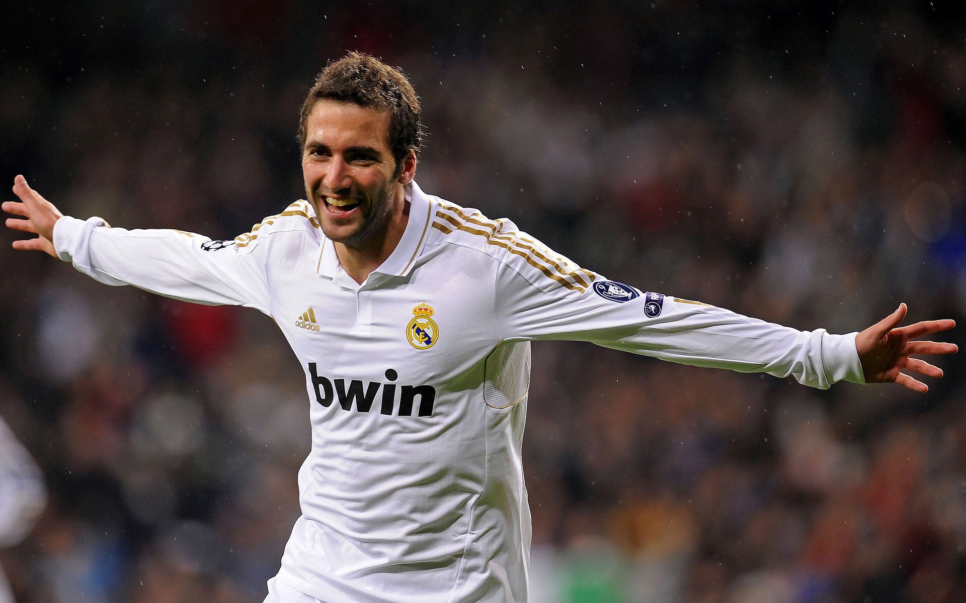 “武汉马拉松：全球选手争锋，冠军的悬念渐浓”